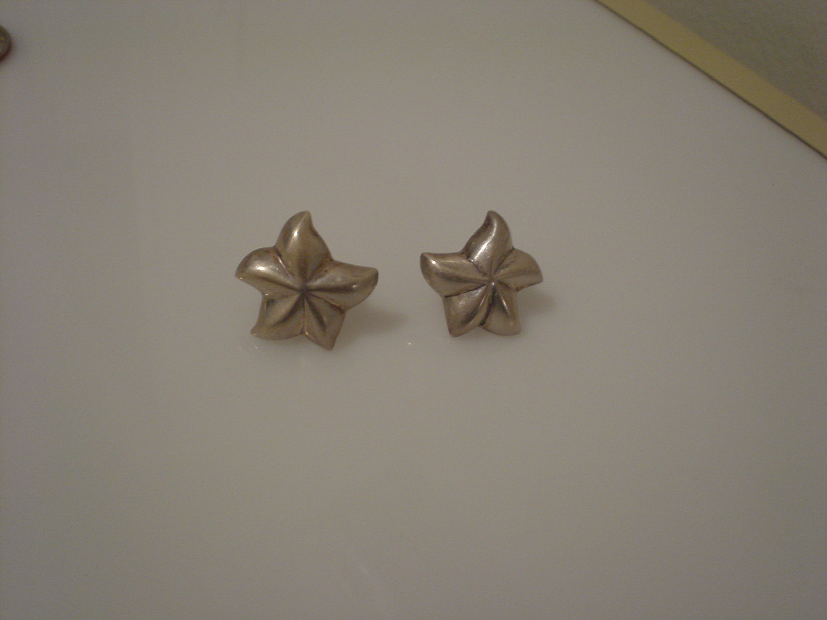 star earrings