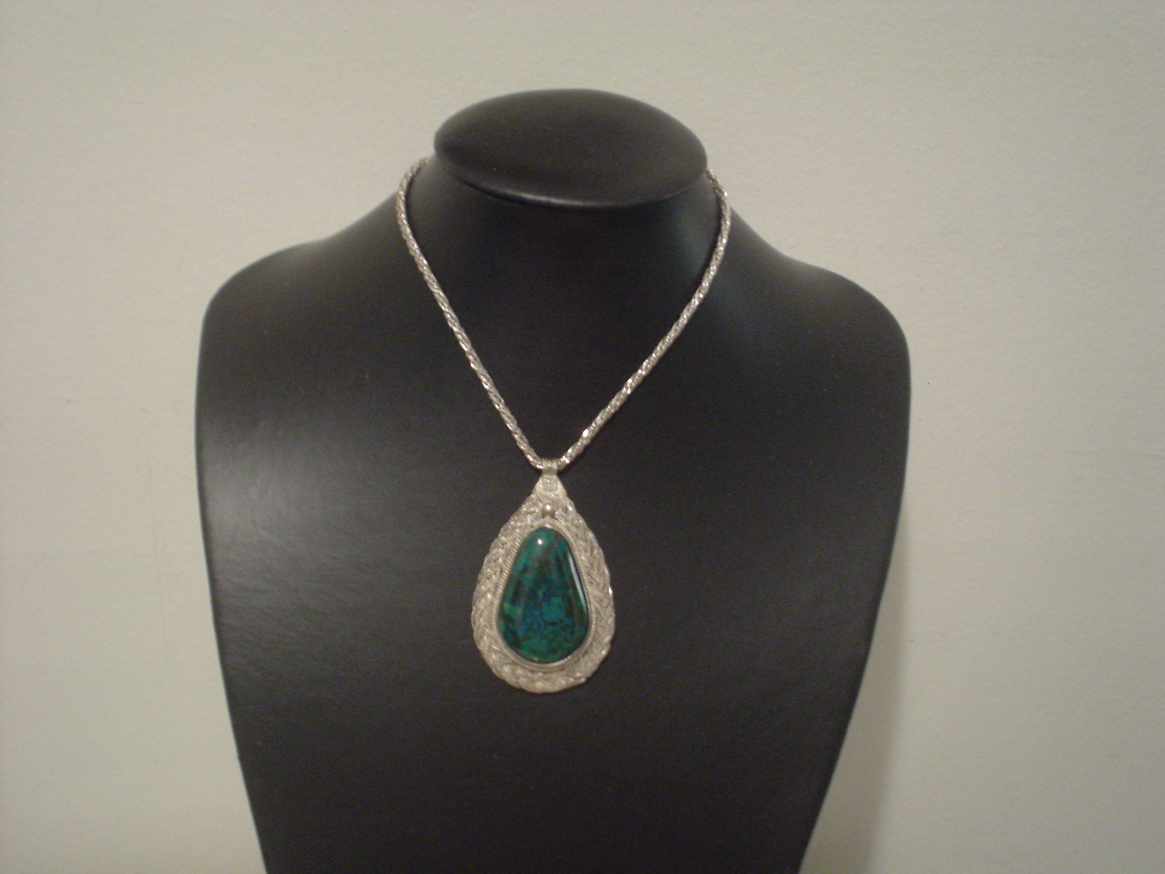 eilat pendant