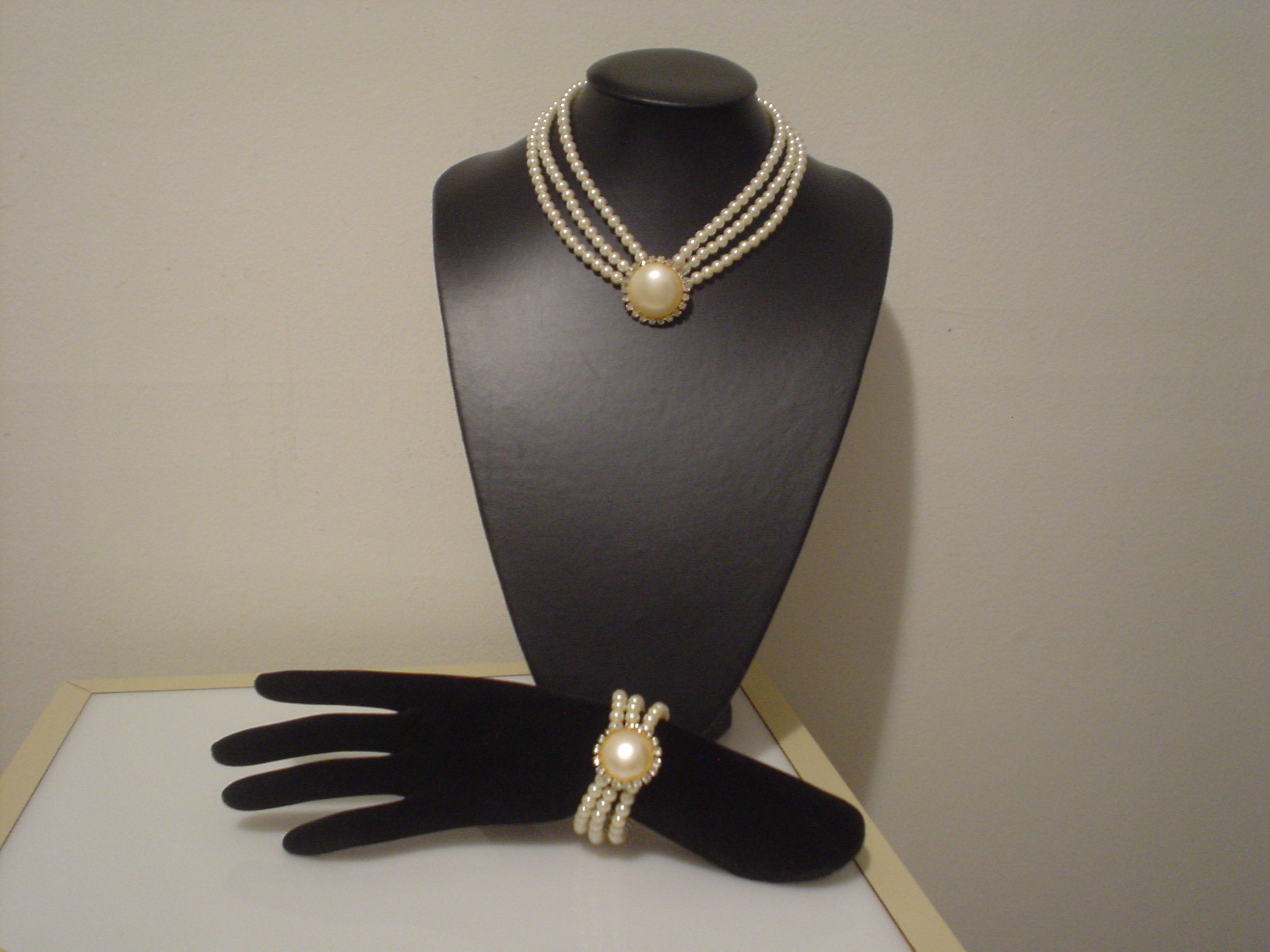 choker & bracelet